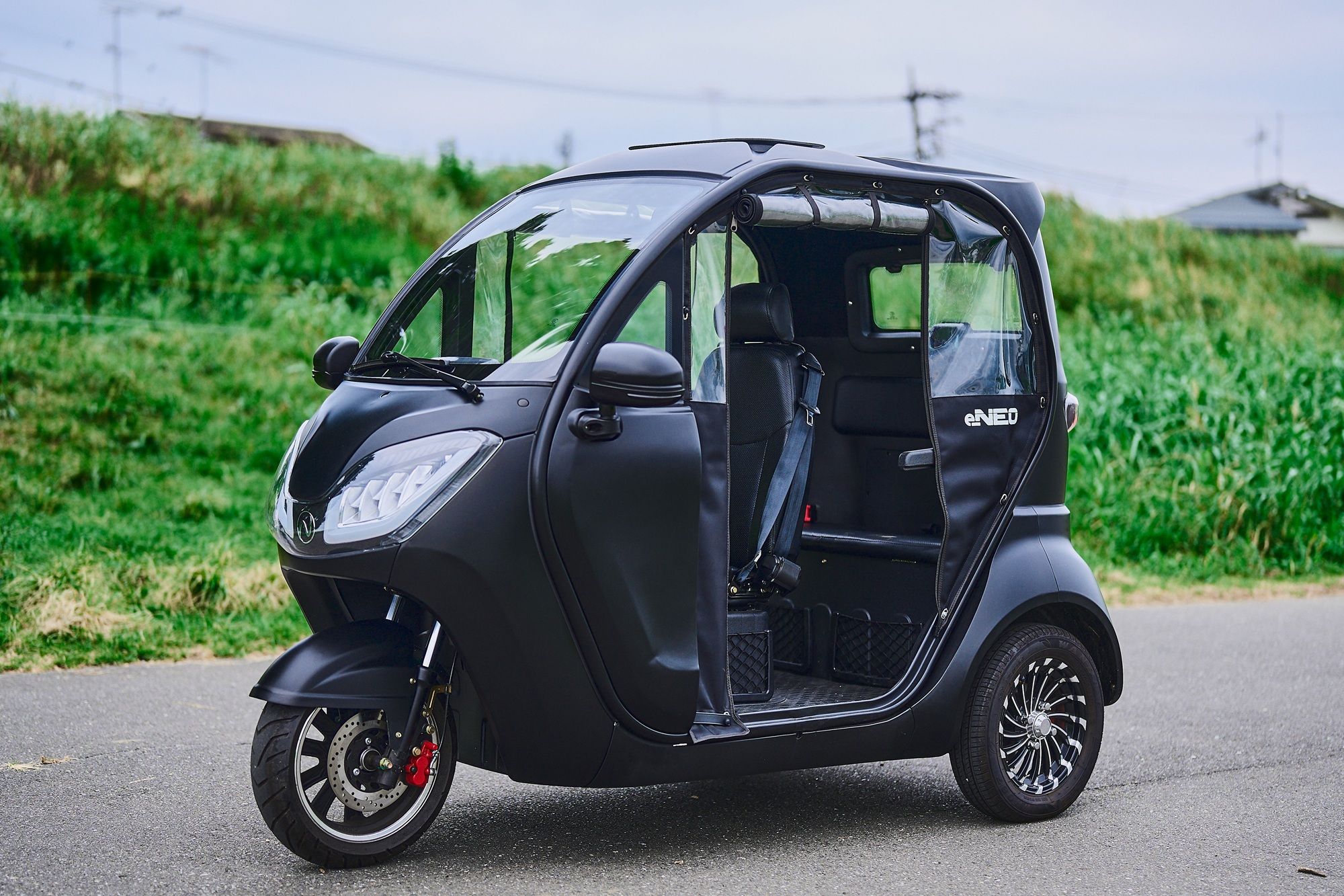 都市型3輪EV（モビリティの掲載支援事例）